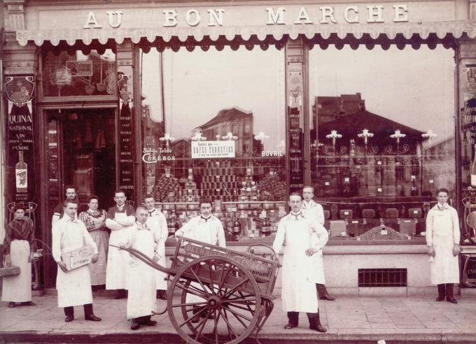 Het ontstaan van de archiefdienst van Delhaize gaat terug tot eind 1990 en ontleent haar legitimiteit aan de pioniersrol van Delhaize in het voedseldistributienetwerk in België